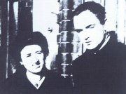 Rosa Luxemburgo e Costia Zetkin na sacada de seu apartamento em 1907