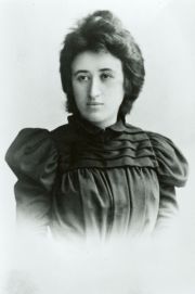 Em 1893, aos 22 anos, Rosa Luxemburgo frequentava a universidade em Zurique