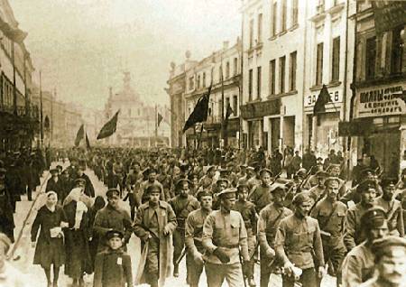 Foto: Soldados bolcheviques em Moscou, em 1917/ Editora Dietz – Fundação Rosa